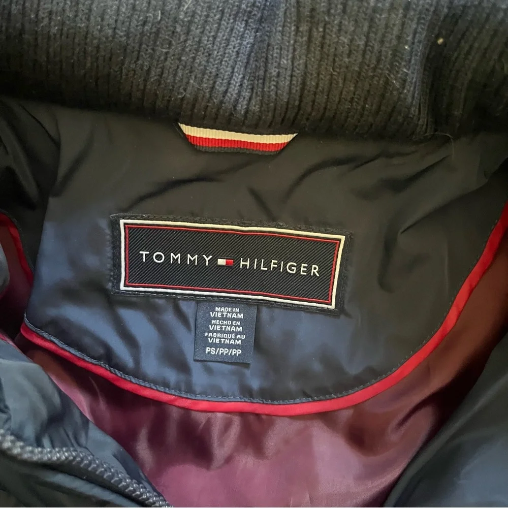 Tommy Hilfiger puffer jacket - Picture 3 of 5